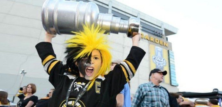 5 NHL Teams with Tailgating Crazy Fans